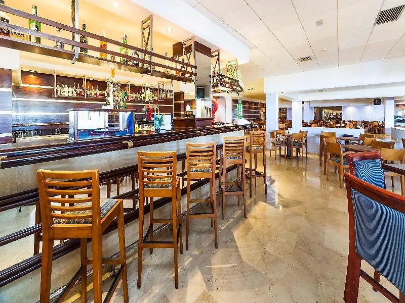 卡拉恩·布拉内斯 Globales Almirante Farragut酒店 4*,  西班牙