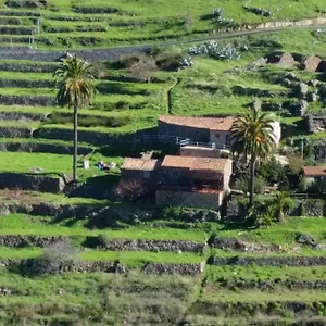 casas-rurales-los-manantiales.in-canary-islands.com/